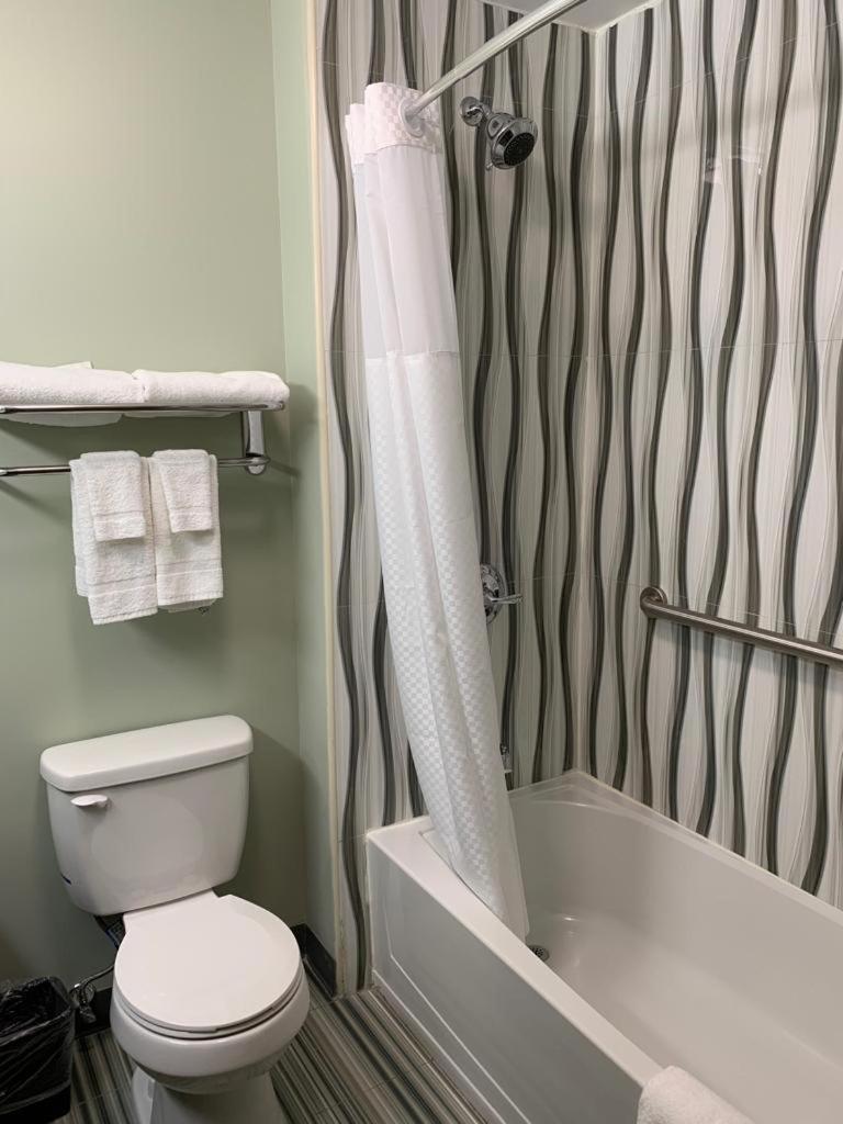 Quality Inn Queens New York Buitenkant foto